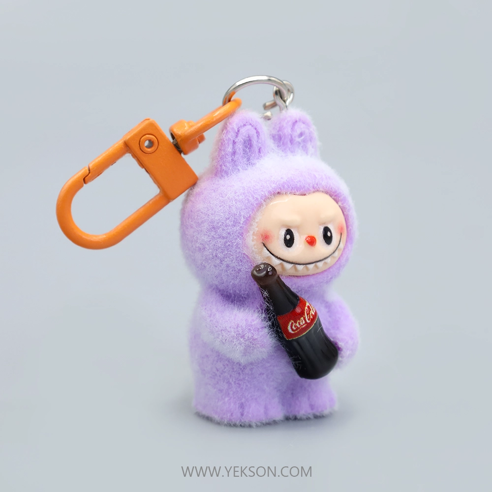 جاسوئیچی و آویز فانتزی لبوبو کوکاکولا