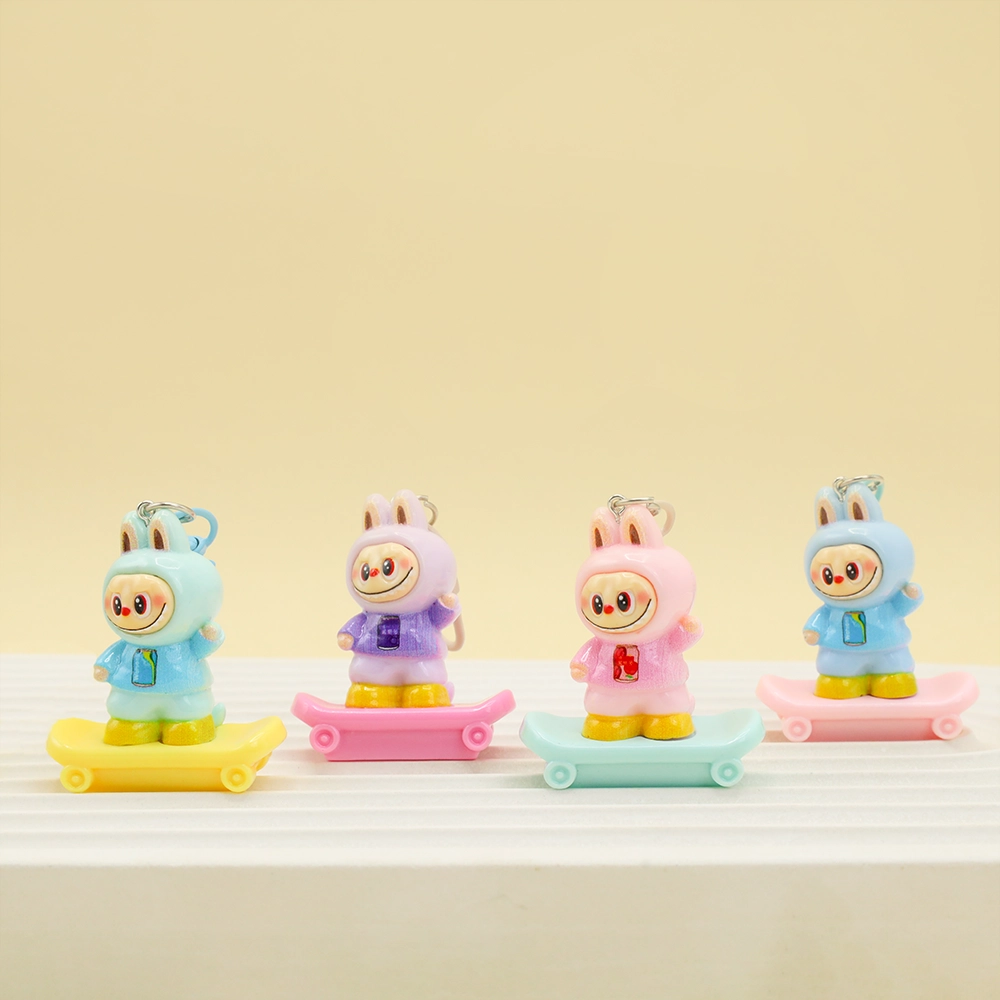 جاسوئیچی و آویز فانتزی لبوبو اسکیت سوار