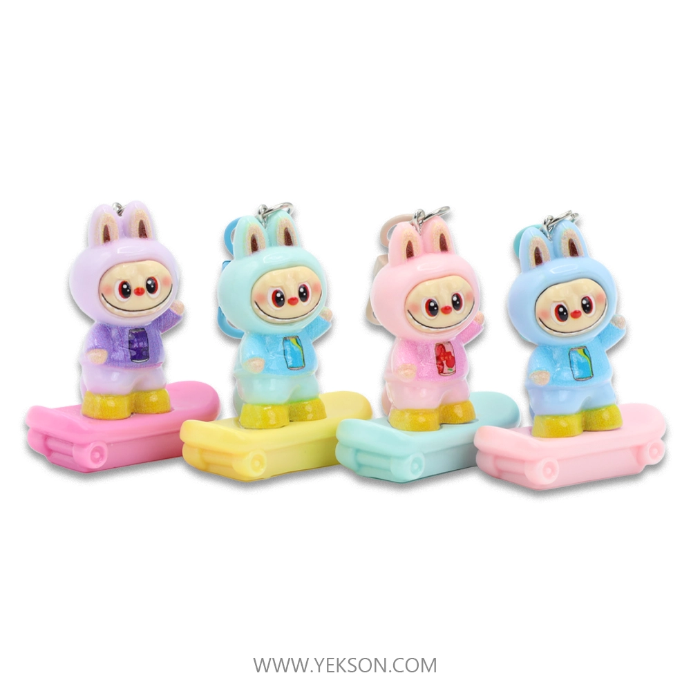 جاسوئیچی و آویز فانتزی لبوبو اسکیت سوار